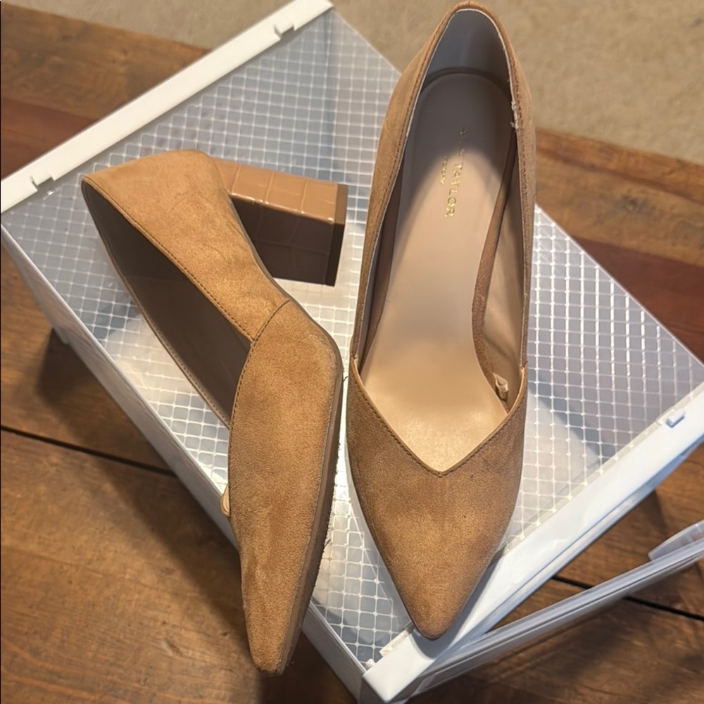 Ann Taylor Factory Tan Suede Heels Pointed Toe